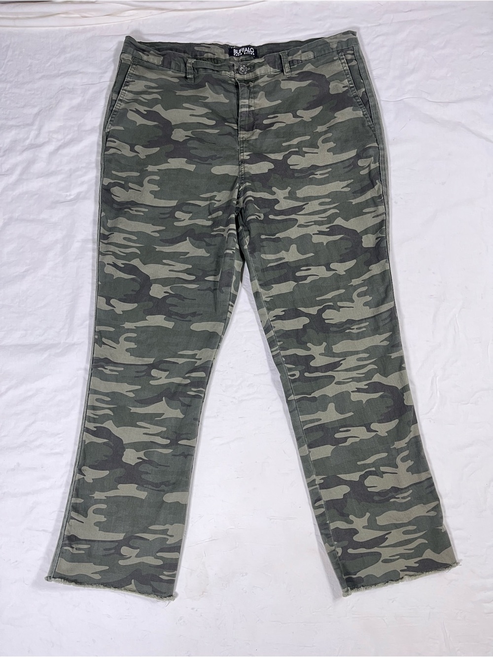 Buffalo David Bitton Women’s Green Camo Slim Fit Pants Size 12/32
